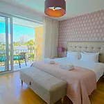 빌라 Luxury & Private Heatable Pool In *