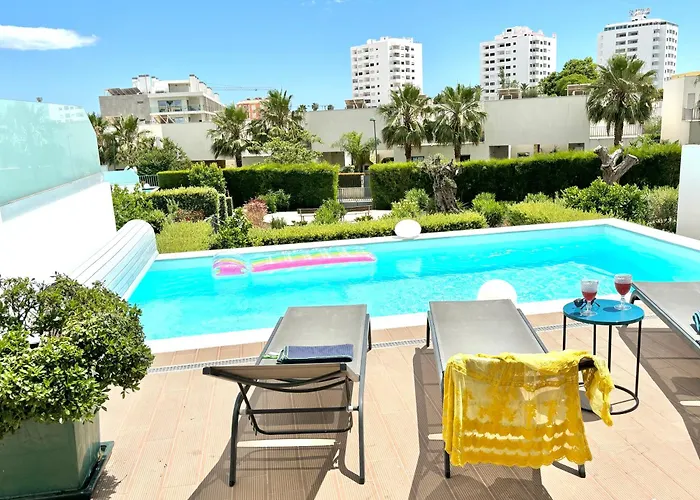 Luxury & Private Heatable Pool In Вілла