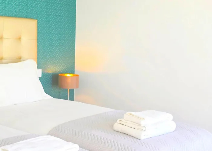 Luxury & Private Heatable Pool In