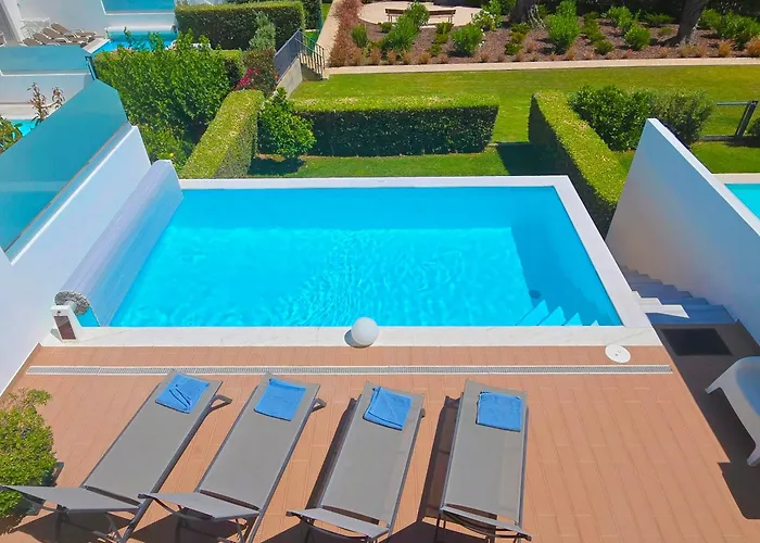 Luxury & Private Heatable Pool In Вілла *