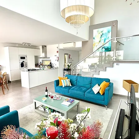 Luxury & Private Heatable Pool In *